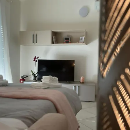 La Casina Di Ollie Apartment *