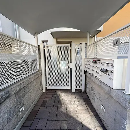 La Casina Di Ollie Apartment *